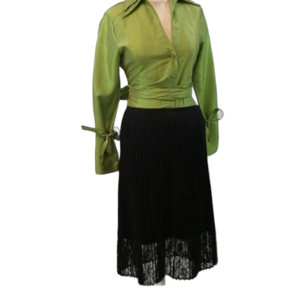 Apostrophe Stretch Black Accordian Skirt w… - Picture 2 of 11